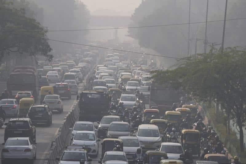 Escuelas y fábricas cierran en Nueva Delhi por smog