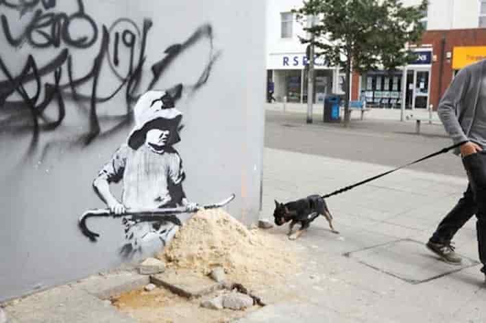 Retiran un muro con obra de Banksy