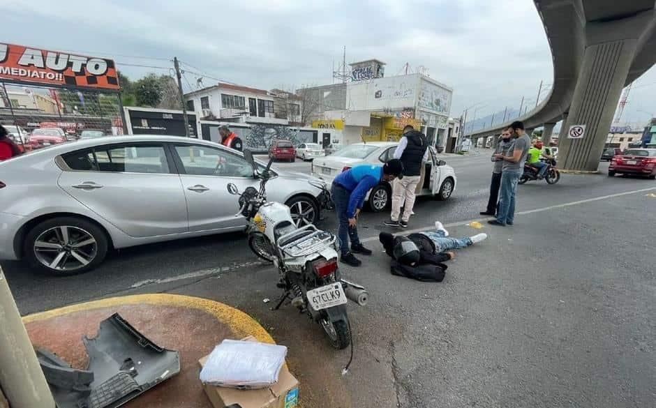 Resulta motociclista herido en choque