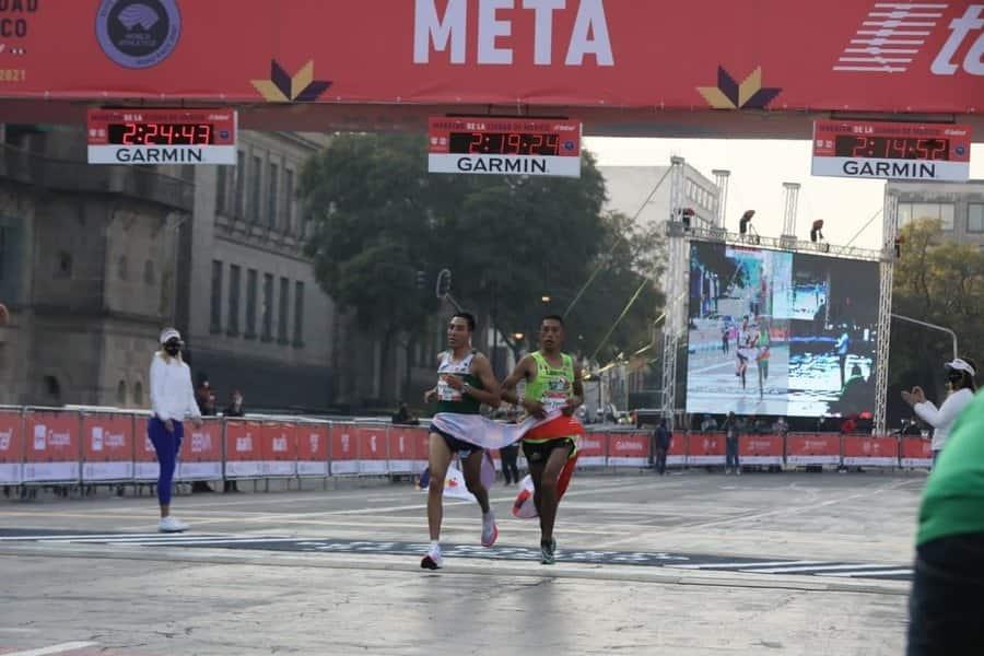 Mexicanos hacen el 1-2 en Maratón de CDMX