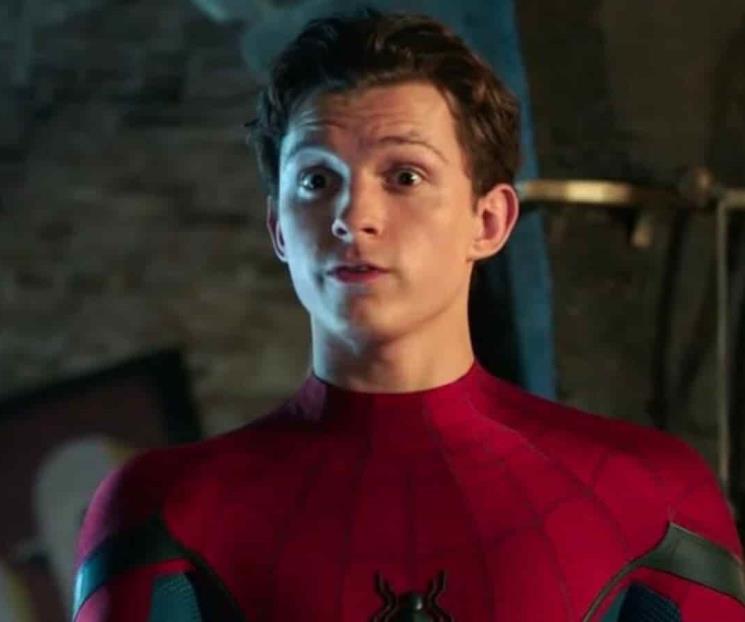 Tom Holland seguirá usando el traje de Spiderman