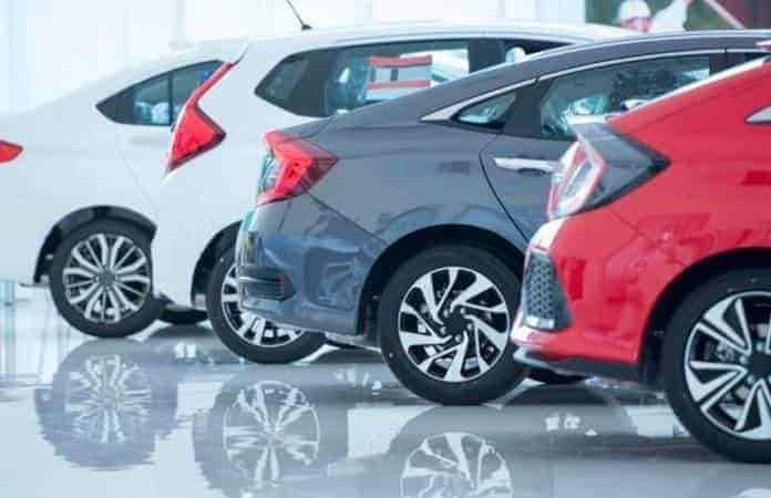 Venta de autos nuevos retrocede 13.5% en noviembre