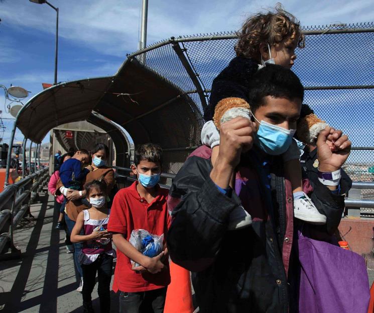 Sigue en EU deportación por pandemia