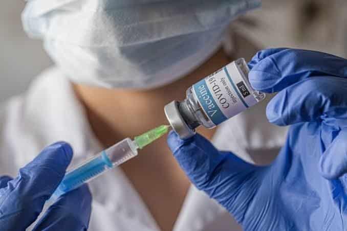 Anuncian vacunación para jóvenes 15-17 años en 8 municipios