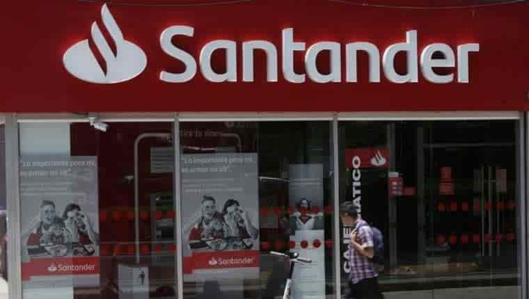 Santander se queda con 96.2% de sus acciones bancarias