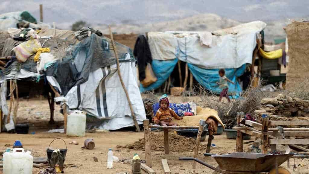 Desplazan combates a 25 mil en Yemen