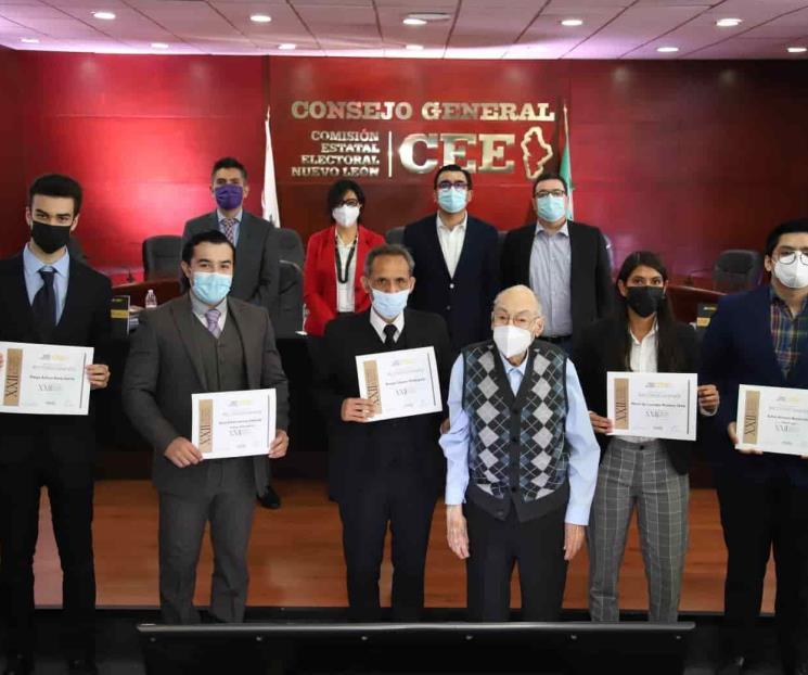 Premia CEE a ganadores de Ensayo Político