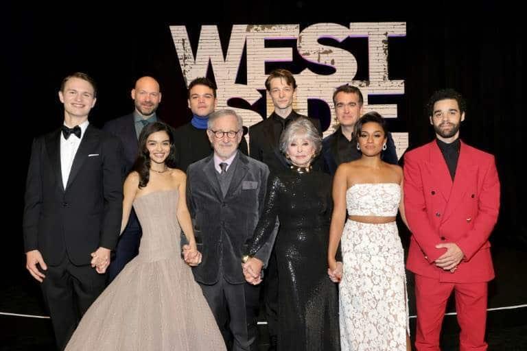 Spielberg y sus actores hacen premiere a la latina