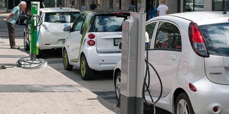 Amenaza Canadá a EU con suspender T-MEC por autos eléctricos