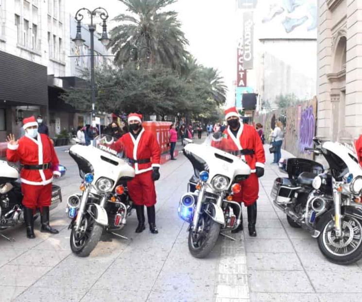 Llevan espíritu navideño a las calles 