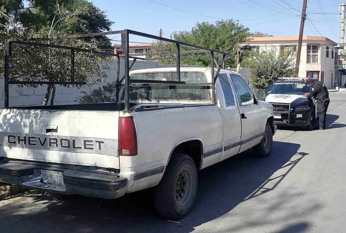 Una camioneta que tenía reporte de robo, fue recuperada en la Colonia Venustiano Carranza