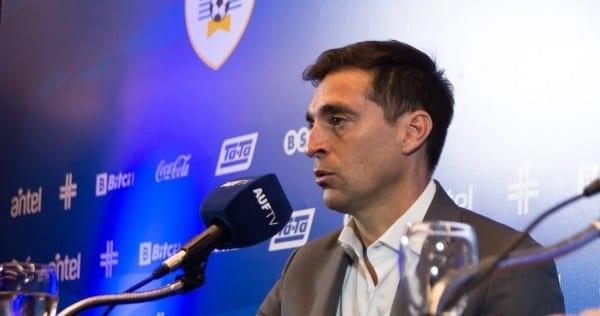 Selección Uruguaya  Diego Alonso fue presentado como DT de