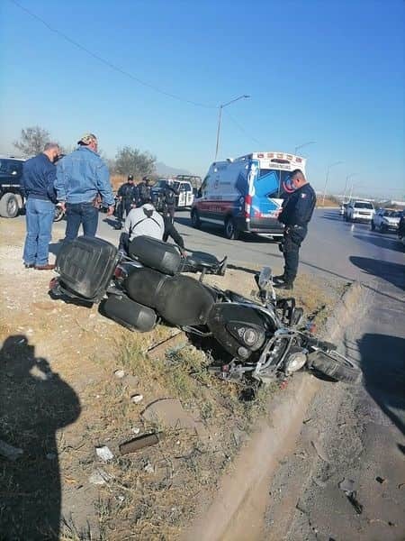Un oficial de Tránsito, terminó con lesiones de consideración, después de derrapar su motocicleta