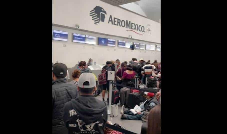 Pasajeros de Aeroméxico se quejan por cancelación de vuelos