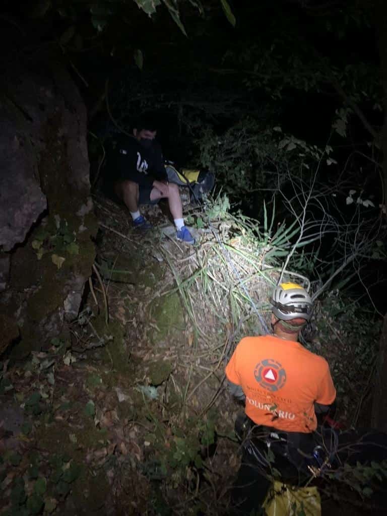 Una pareja extraviada en el Cerro de Las Mitras, fue rescatada