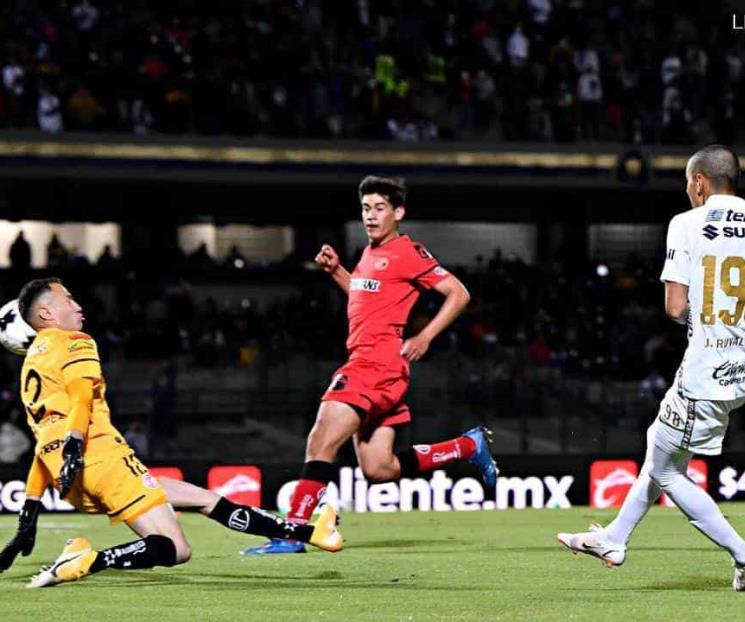 Golea Pumas 5-0 a Toluca