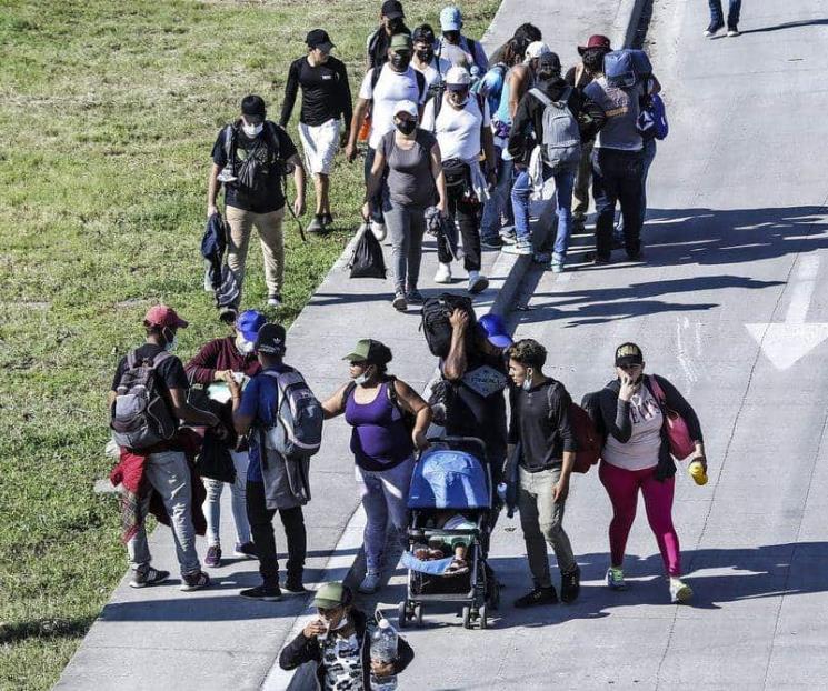 Cientos de migrantes salen de Honduras en caravana hacia EU