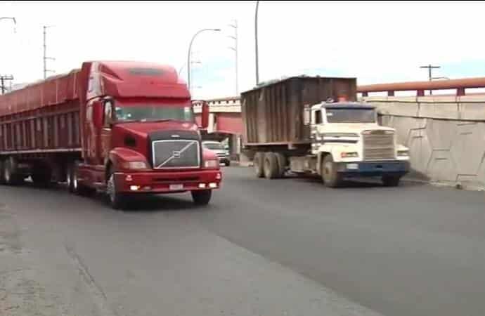 Buscará Víctor sacar camiones de carga de Área Metropolitana