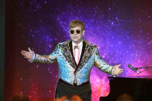 Reanuda Elton John gira de despedida