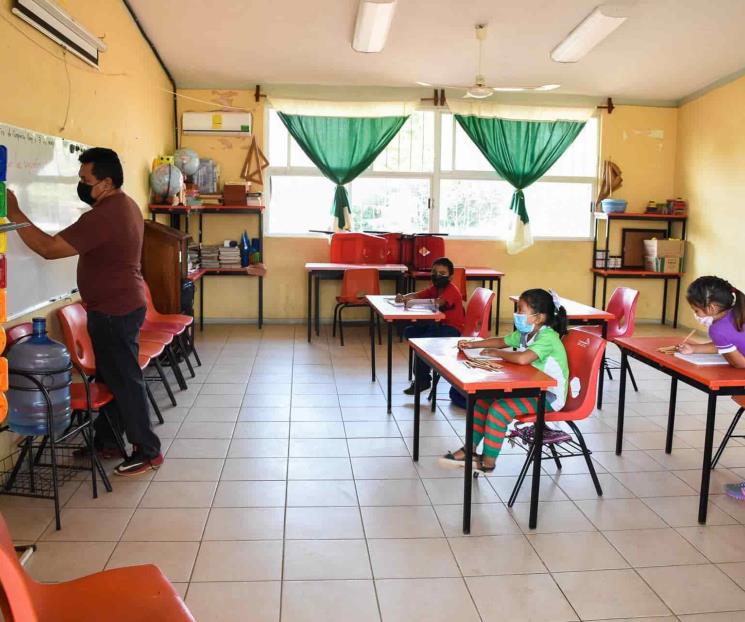 Acusa CNTE a SEP de mantener escuelas abiertas