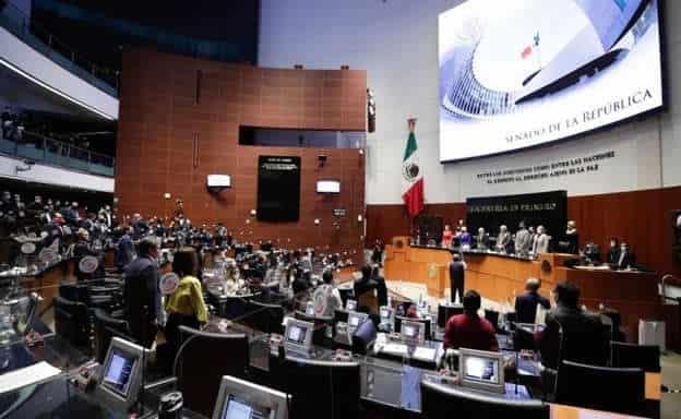 Senado guarda minuto de silencio en memoria de periodistas