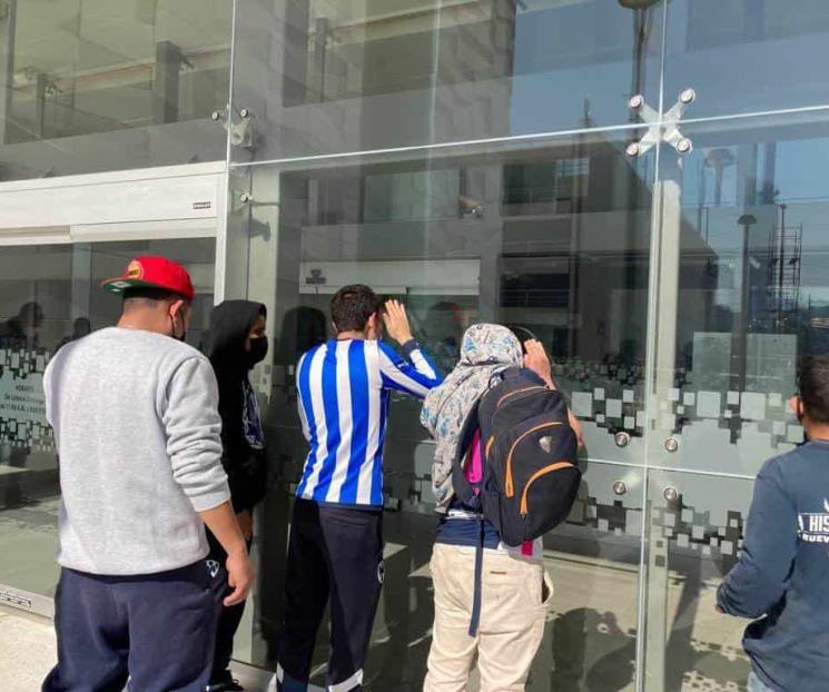 Buscan fans rayados con desesperación el jersey mundialista