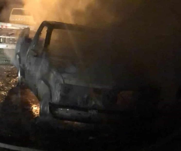 Camioneta se incendia y provoca movilización en Montemorelos