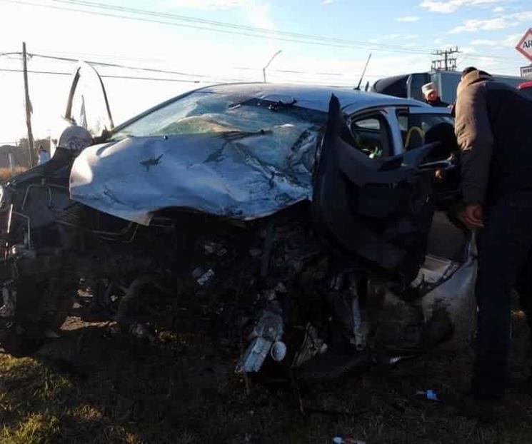 Muere conductor en choque contra tráiler