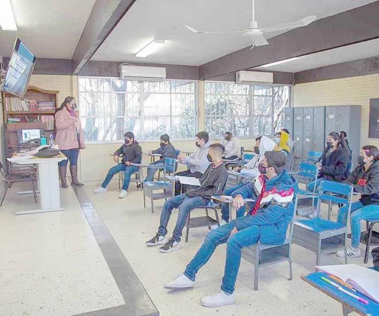 Volverán estudiantes de la UANL a las aulas 