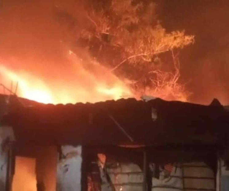 Se incendia vivienda en Valle Santa Lucía