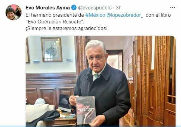 Evo Morales presume foto del hermano AMLO