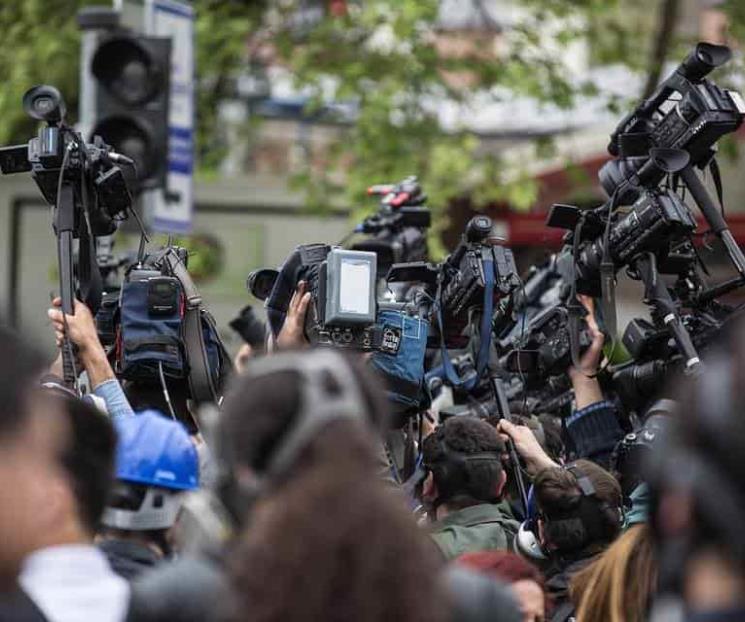 Periodistas no deben informar sus percepciones