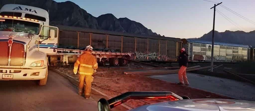 Impacta tren a tráiler en García