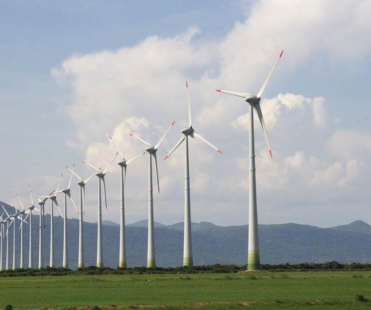 Empresas saldrían si se incumplen metas de energía limpia