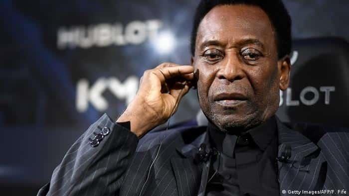 Regresa Pelé a hospital para seguir con tratamiento