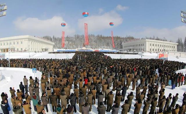 Norcorea celebra cumpleaños de  Kim Jong Il