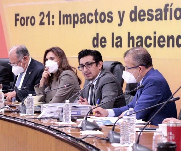 Chocan economistas y CFE por impacto en la hacienda