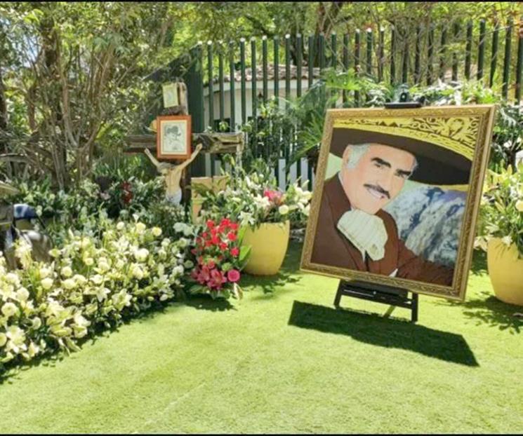 Realizan homenaje a Vicente Fernández