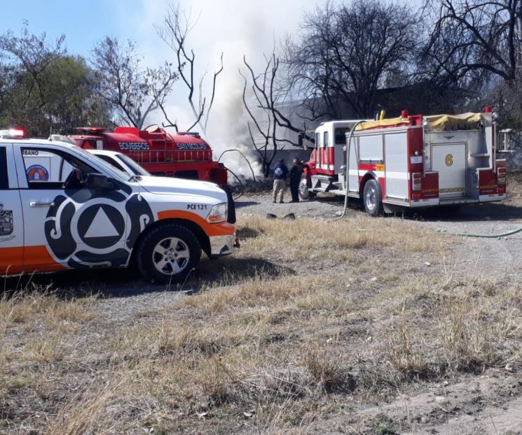 Queman llantas y causan caos en Apodaca