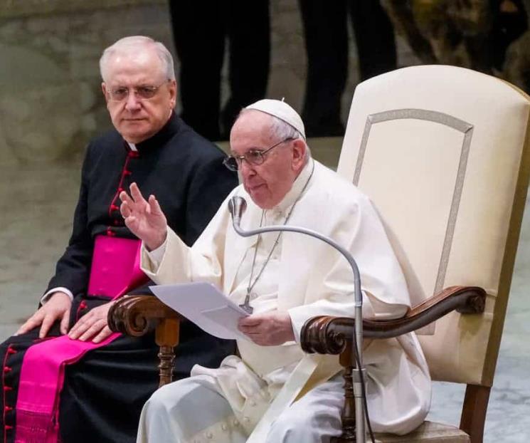 Papa insta dar un paso atrás en crisis de Ucrania