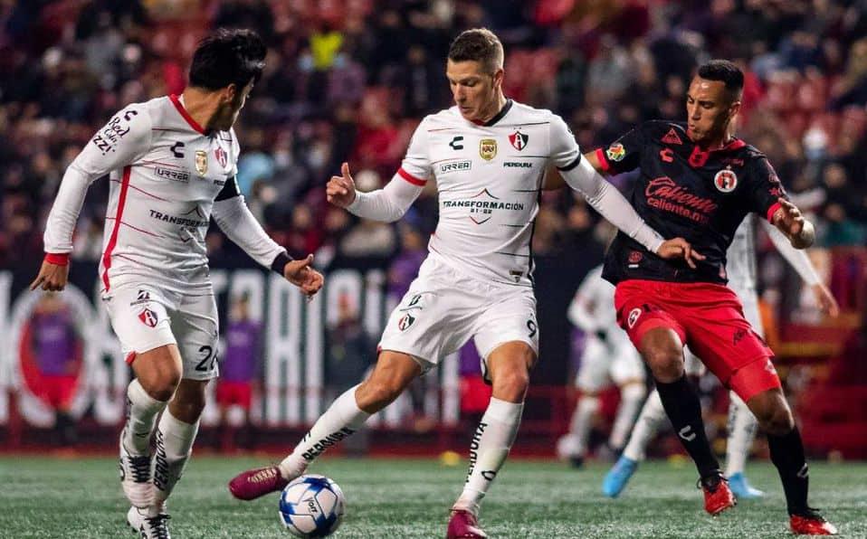 Xolos sorprende, vence al campeón