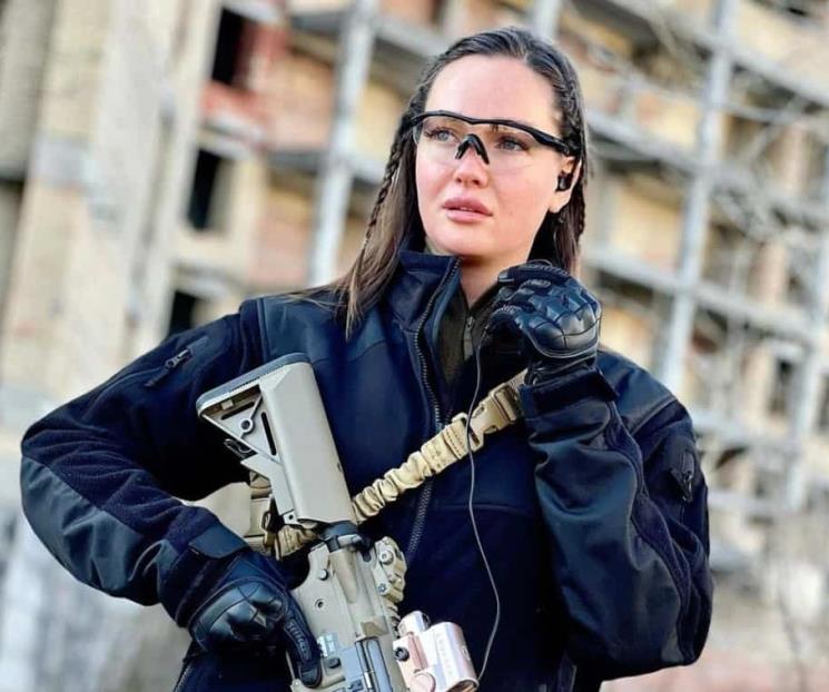 Miss Ucrania se enlista para defender a su país