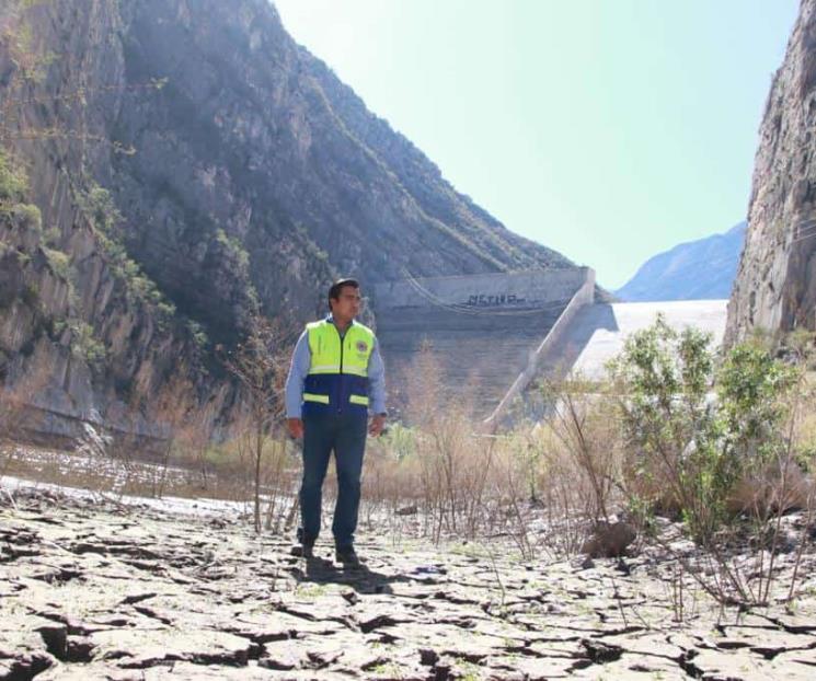 Busca Nava política ambiental firme  