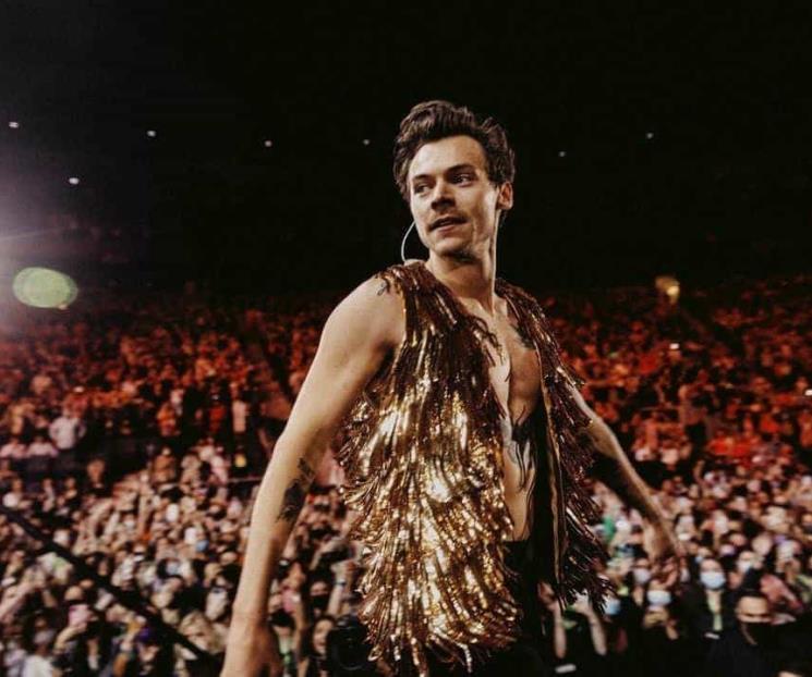 Buscan fans boleto para concierto de Harry Styles