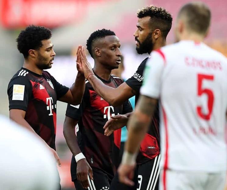 Corren en el Bayern a utlilero por ser racista