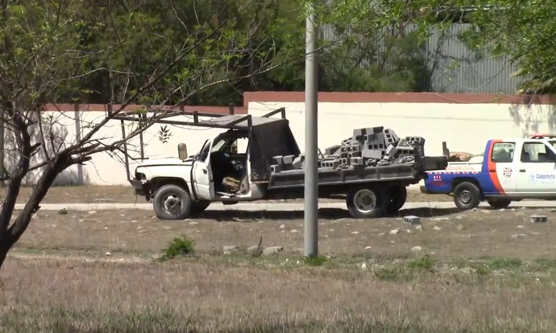 Tras ser impactado por otro vehículo, el conductor de un camión de carga que trasladaba blocks, murió en la Autopsita a Reynosa