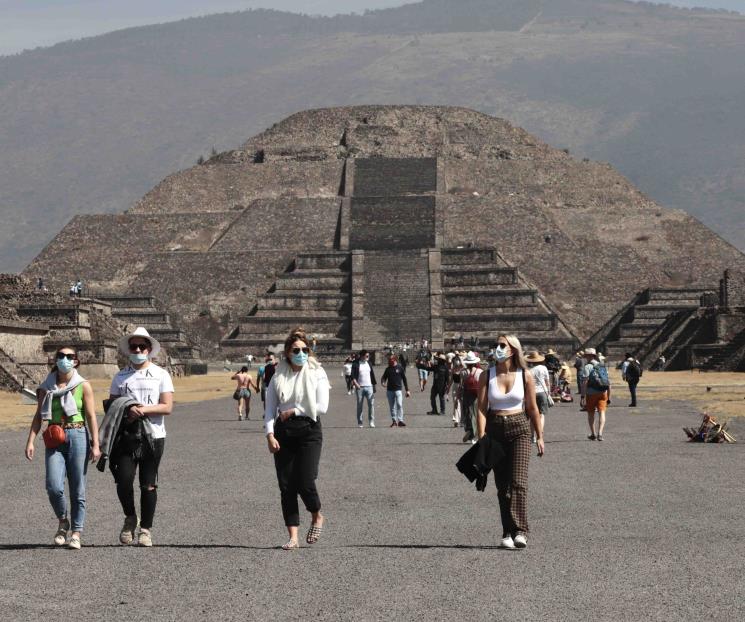Acuden miles a Teotihuacán