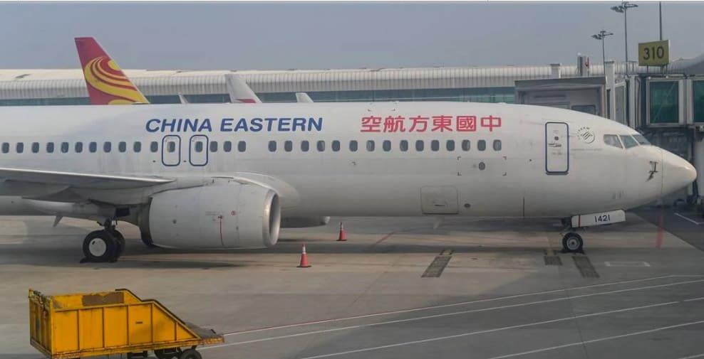 Avión con 132 personas a bordo se estrella en sur de China