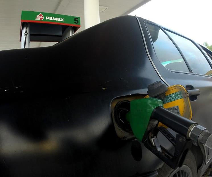 Gasolina se subsidia en México para evitar inflación: AMLO