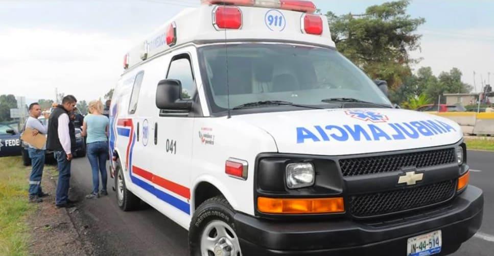 Detienen a 15 cubanos en ambulancia apócrifa